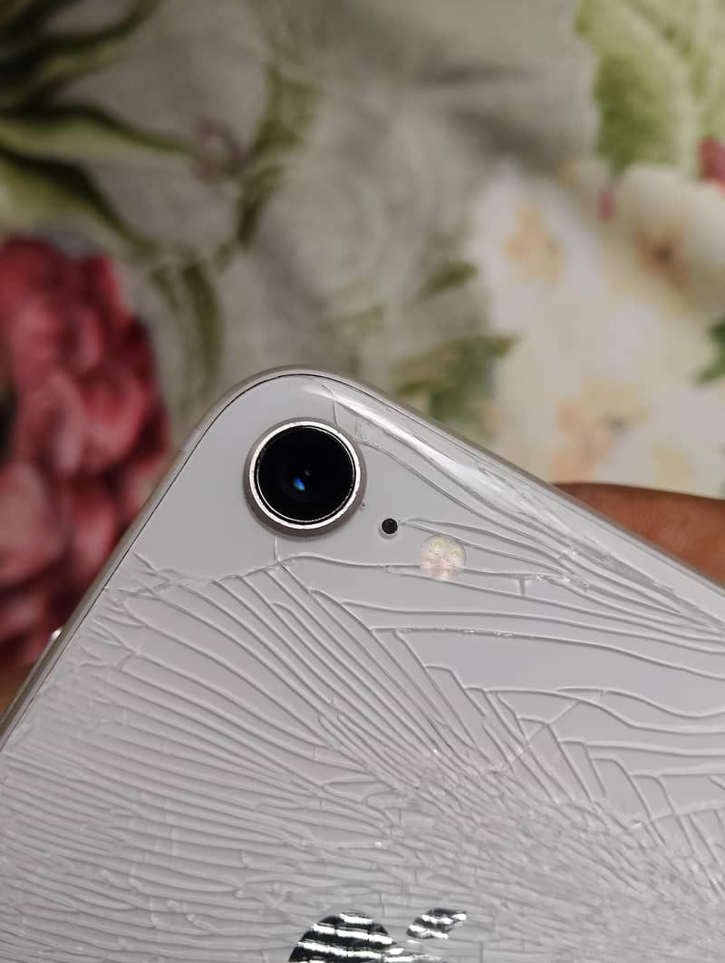 Apple iPhone 8 5
