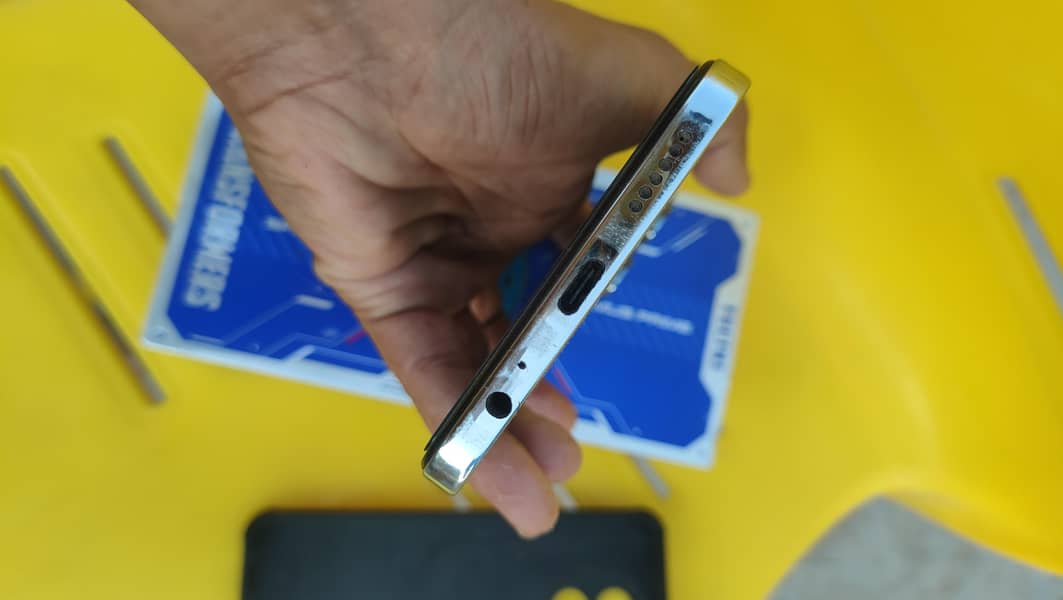 Tecno sprk 30 pro 6