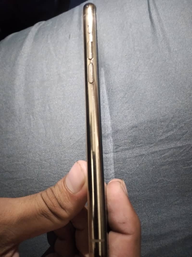 Apple iPhone 11 Pro 3