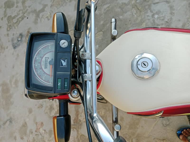 Honda CD 8