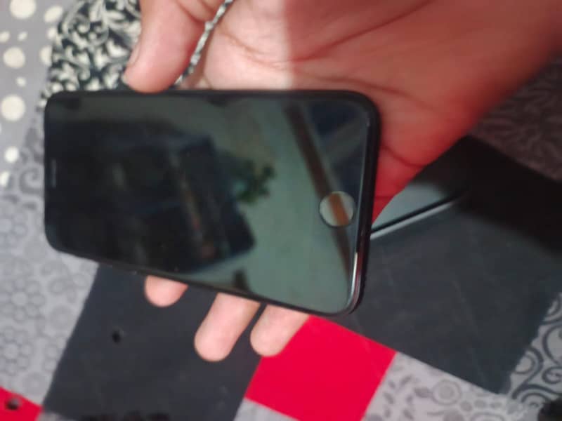 Apple iPhone SE 2 0