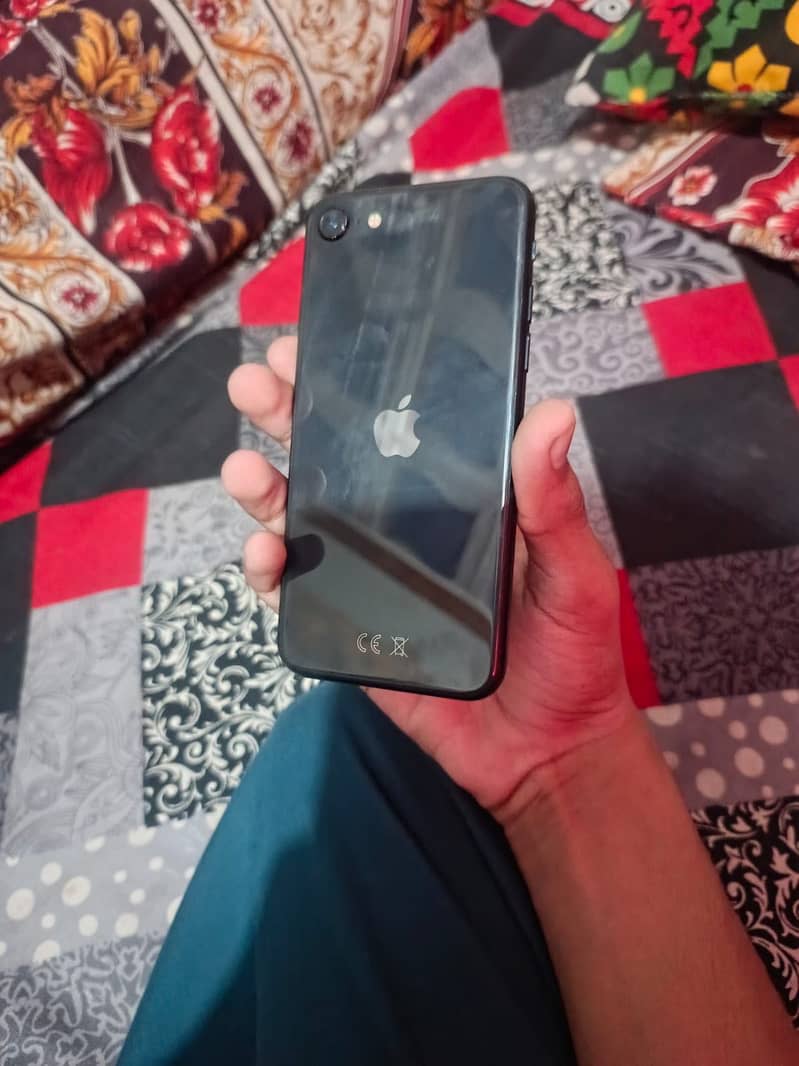 Apple iPhone SE 2 3