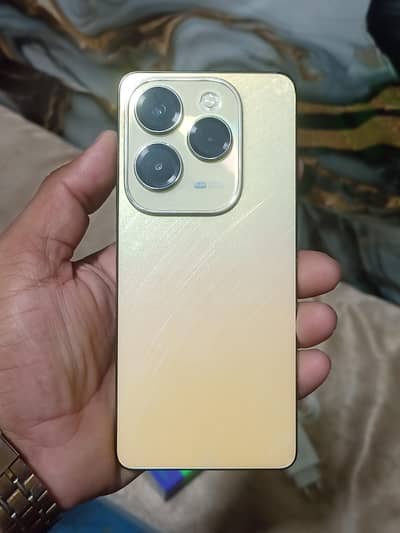 Infinix Hot 40 Pro