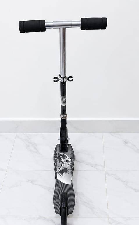 Kickstand scooter 1