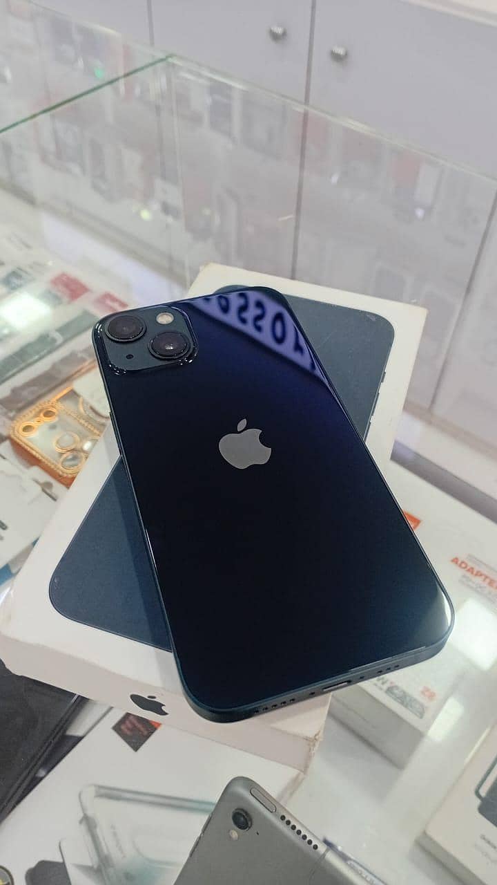 Apple iPhone 13 0