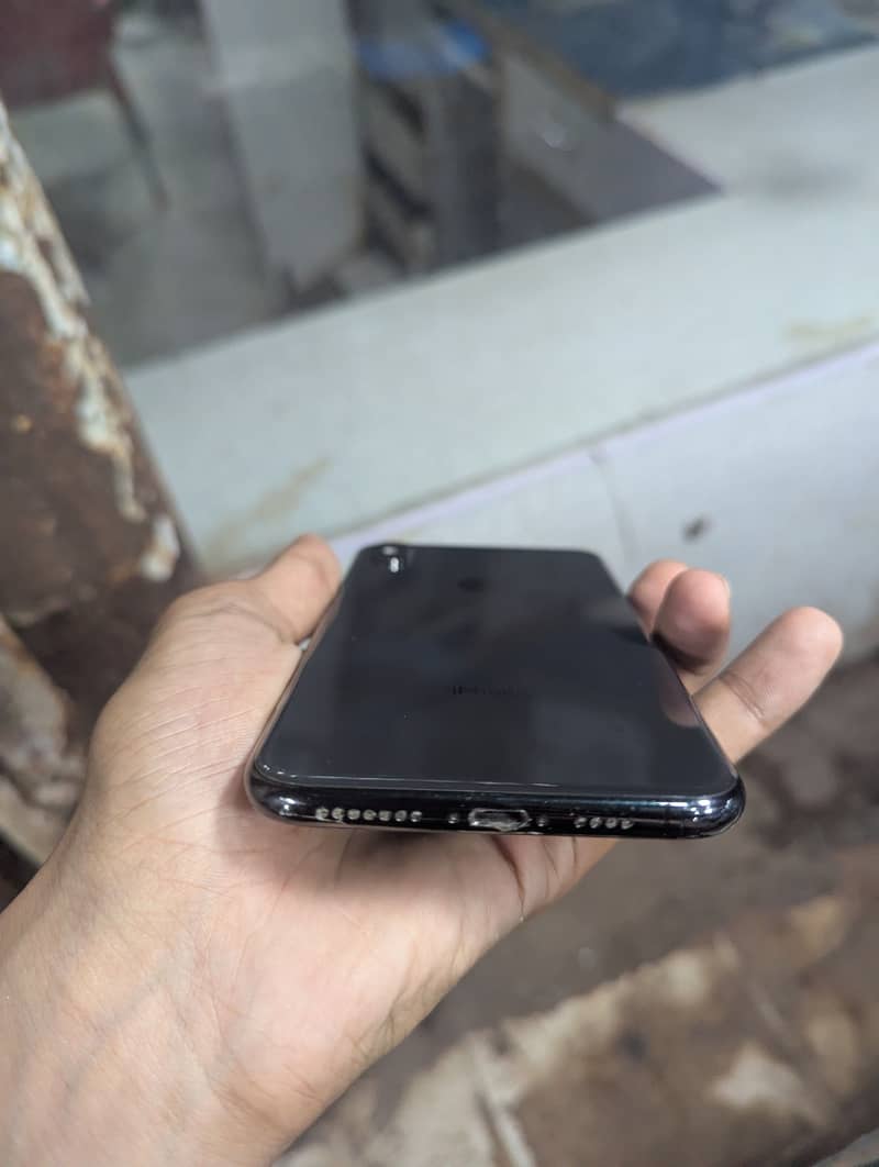 Apple iPhone XS Max 2