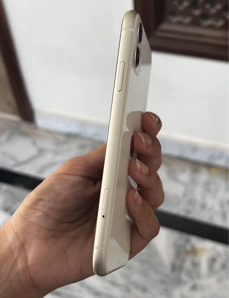 Apple iPhone 11 3