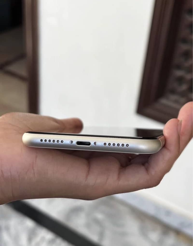 Apple iPhone 11 6