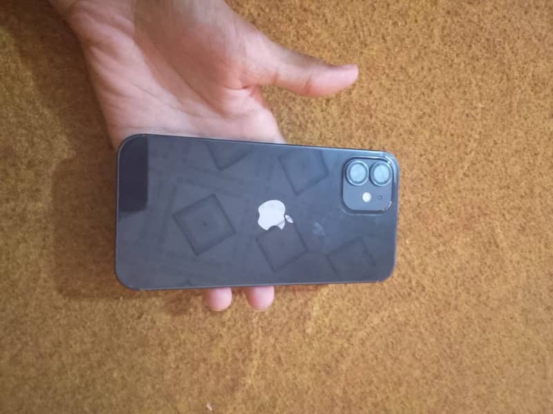 Apple iPhone 12 6