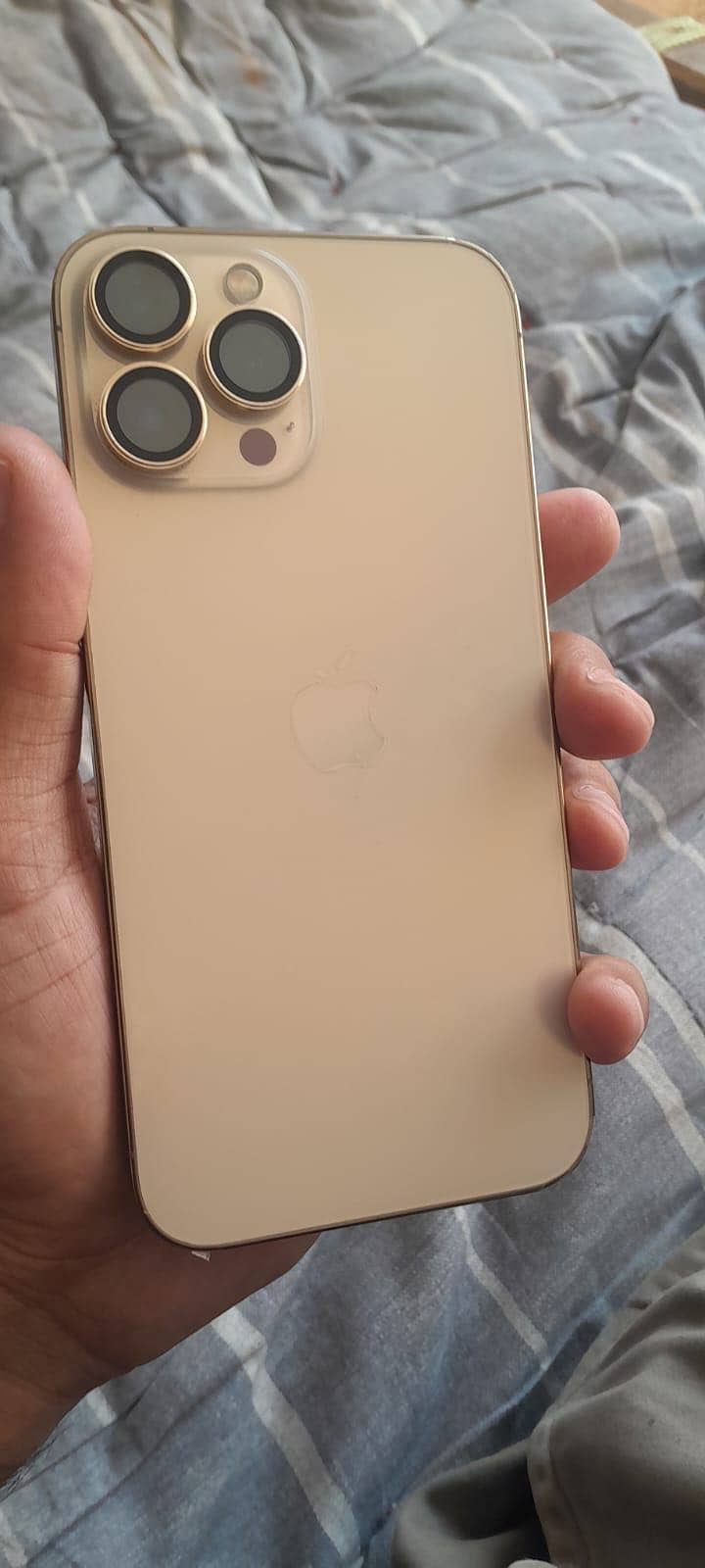 Apple iPhone 13 Pro Max 4