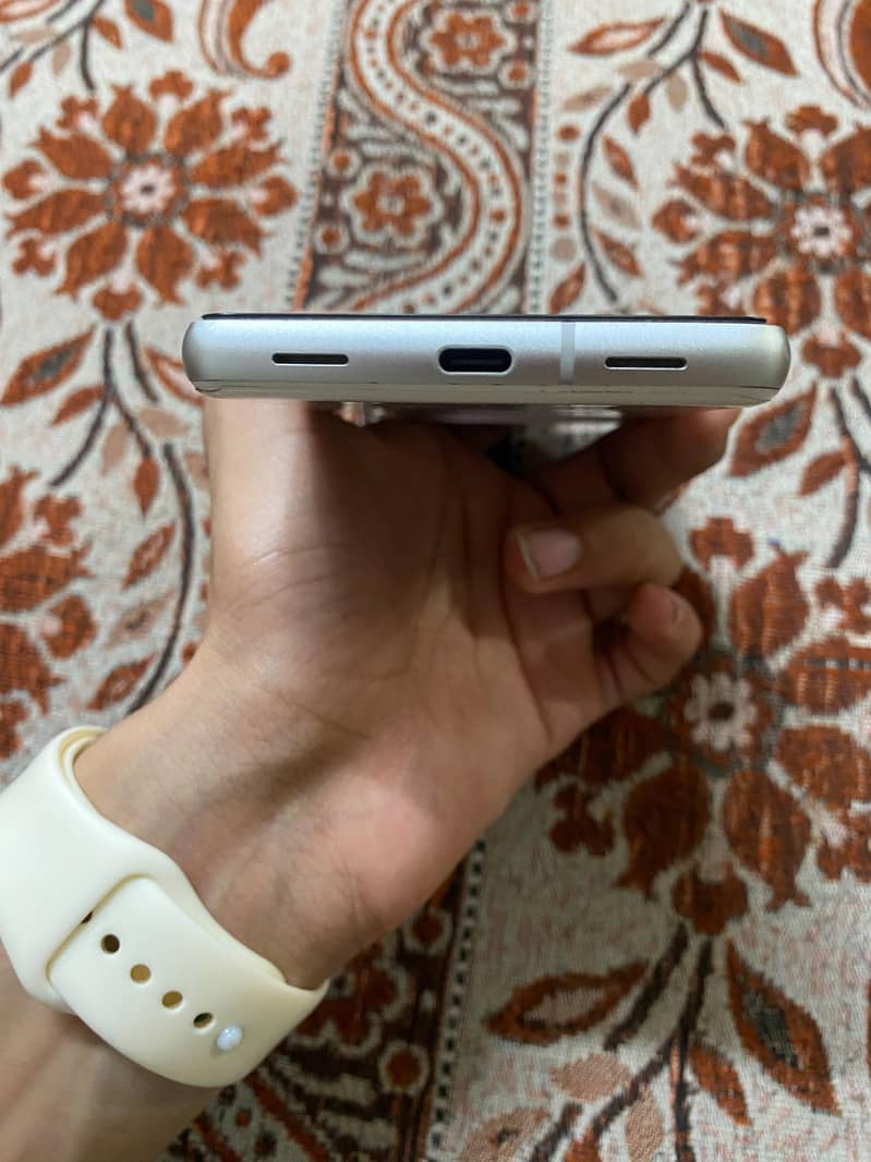 Google Pixel 7a 4