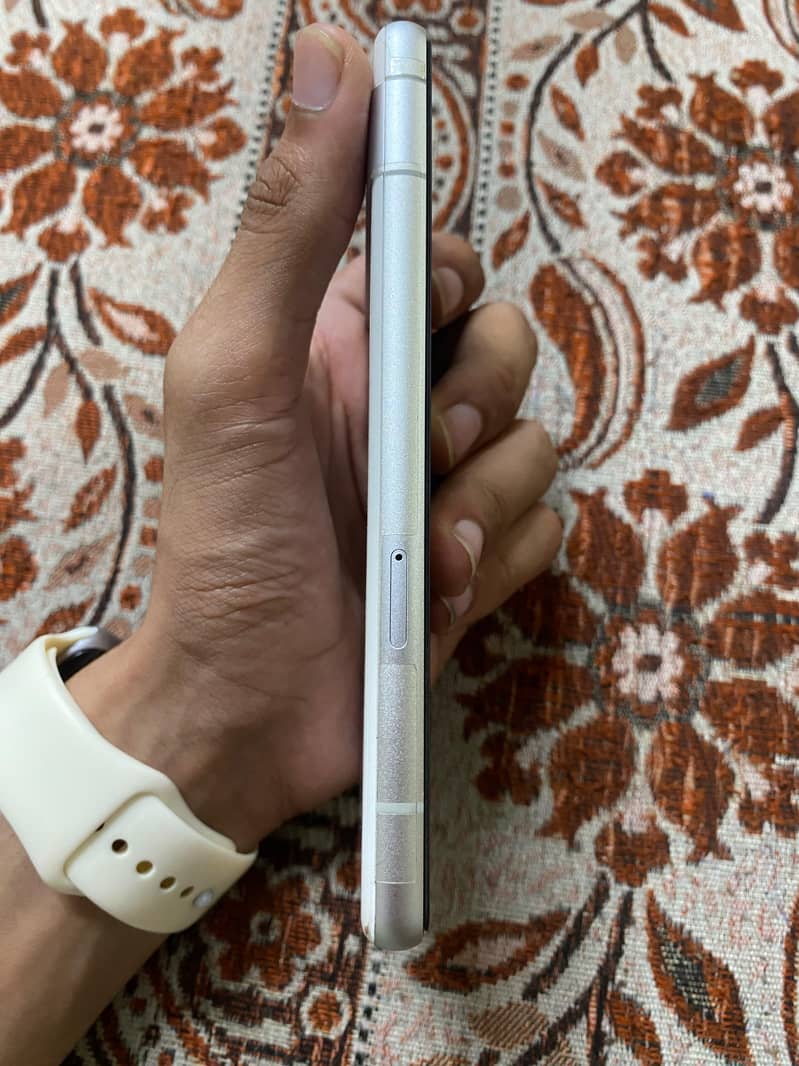 Google Pixel 7a 5