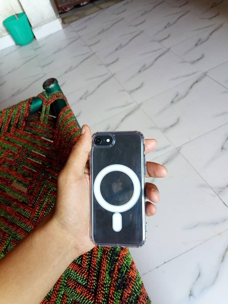 Apple iPhone SE 3 3