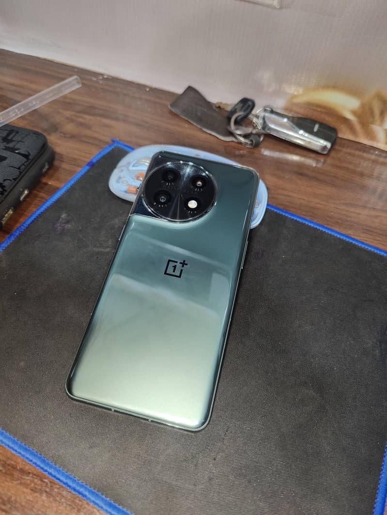 One Plus 11 5G 1