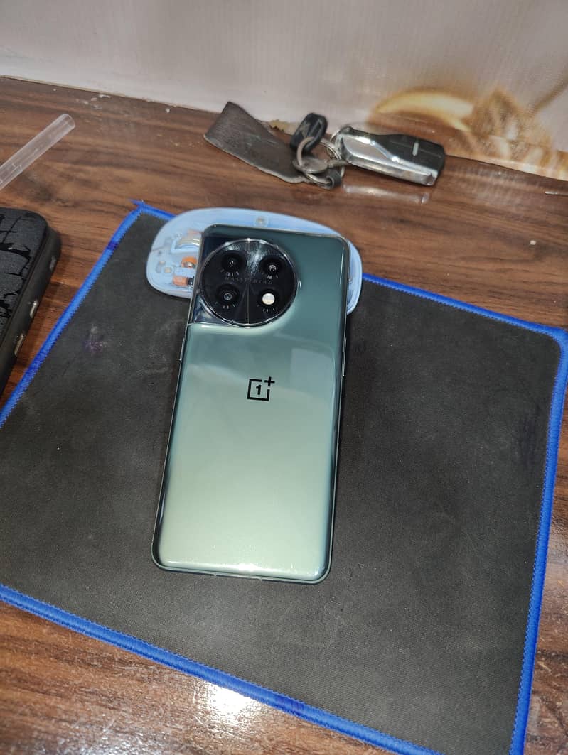 One Plus 11 5G 2
