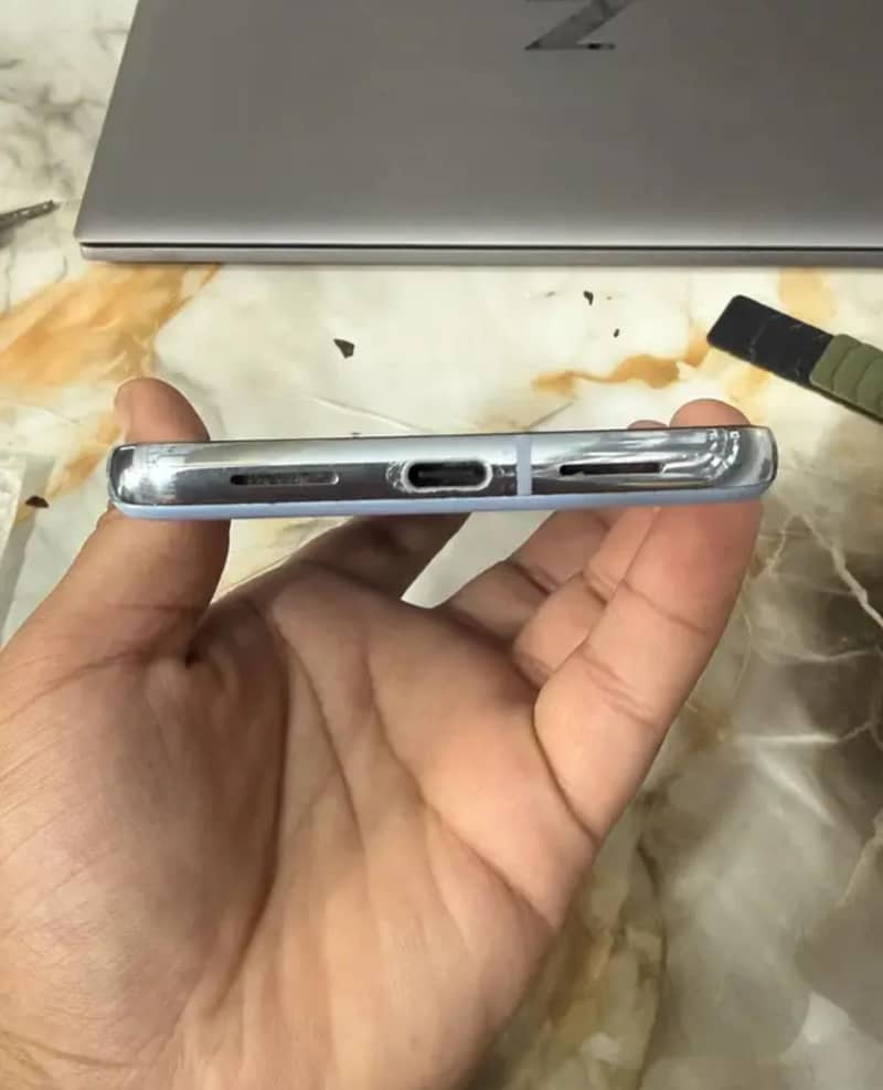 Google Pixel 8 Pro 6