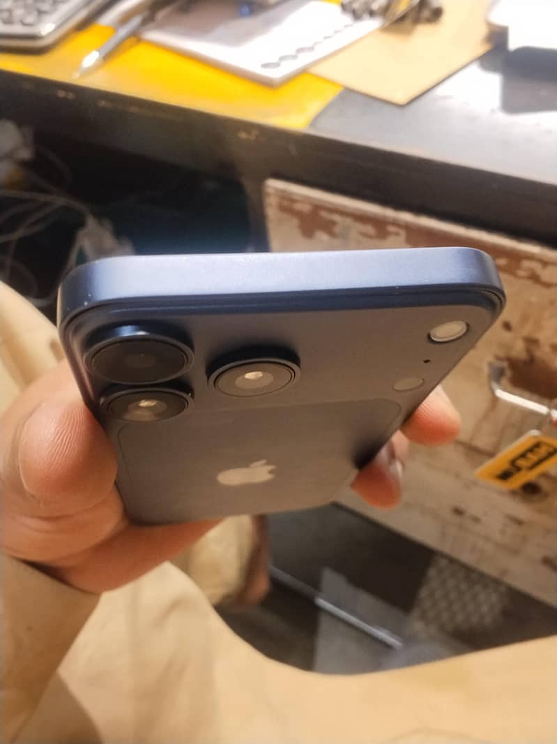 Apple iPhone X 3
