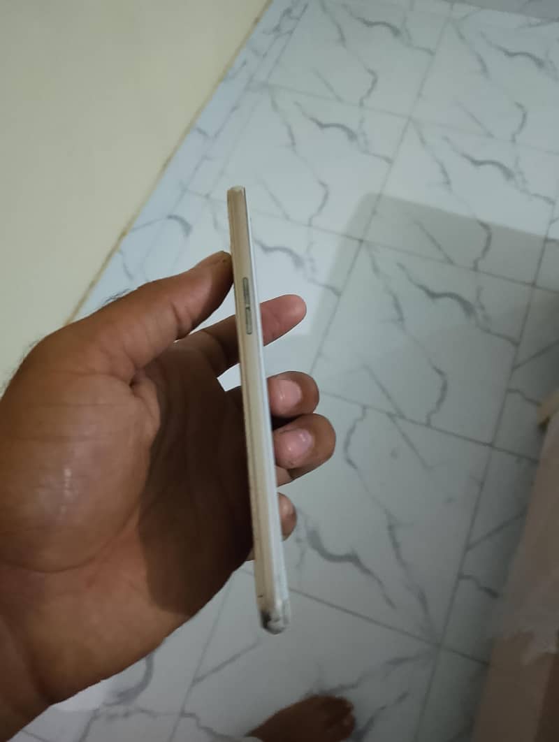 OPPO A37 2