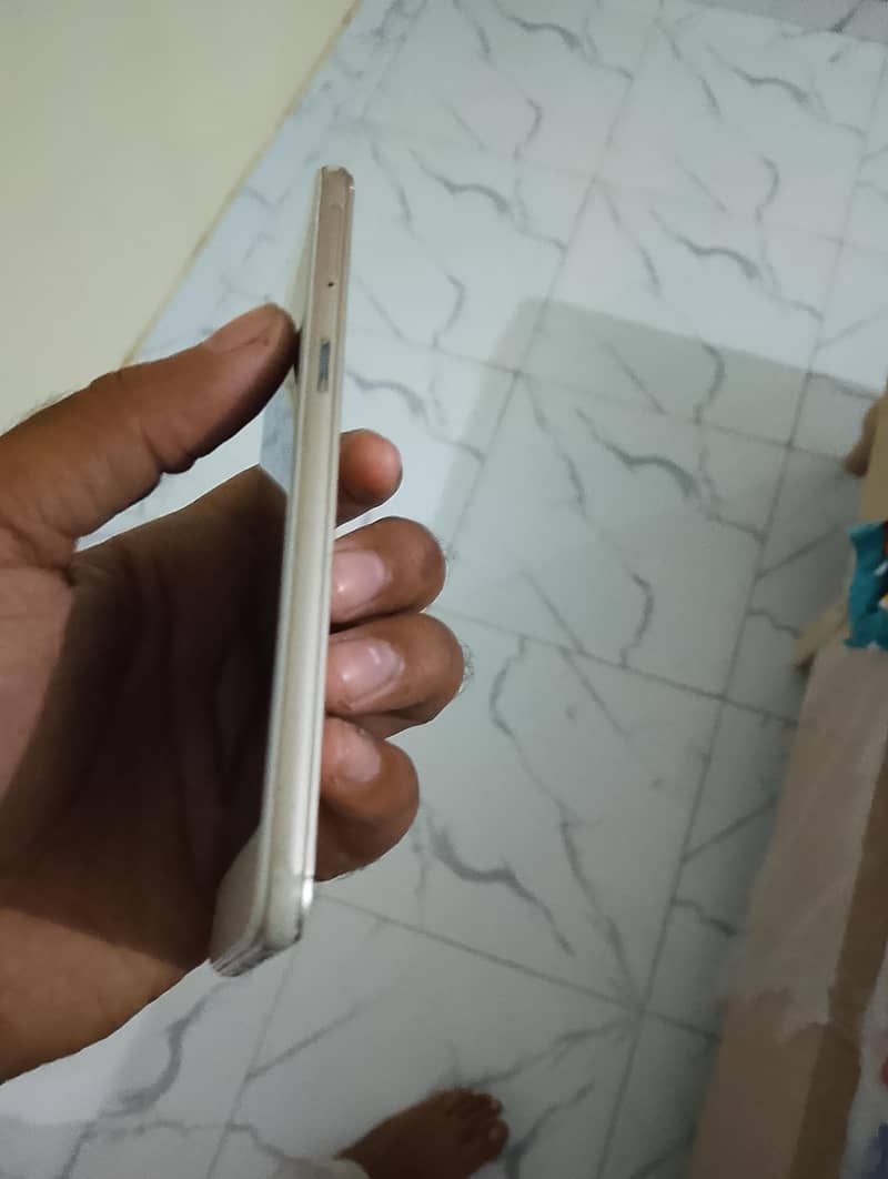 OPPO A37 3
