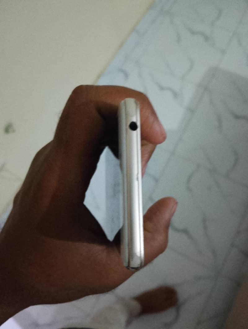 OPPO A37 4