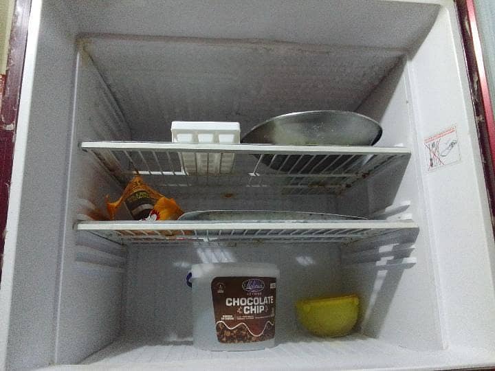 Orient refrigerator good condition 2