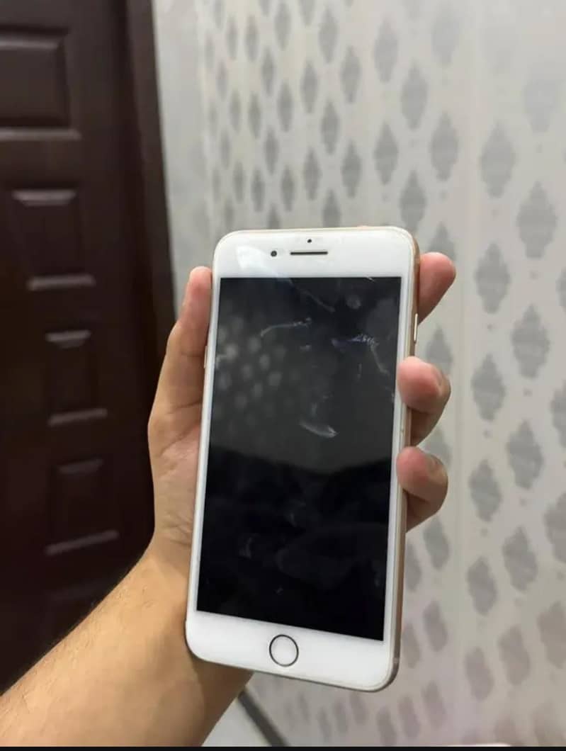 Apple iPhone 8 Plus 0