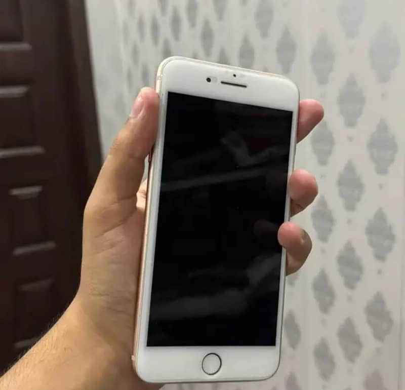 Apple iPhone 8 Plus 1