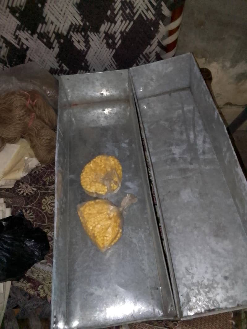 سویا ں بنانے والی مشین براے فروخت ہے 9