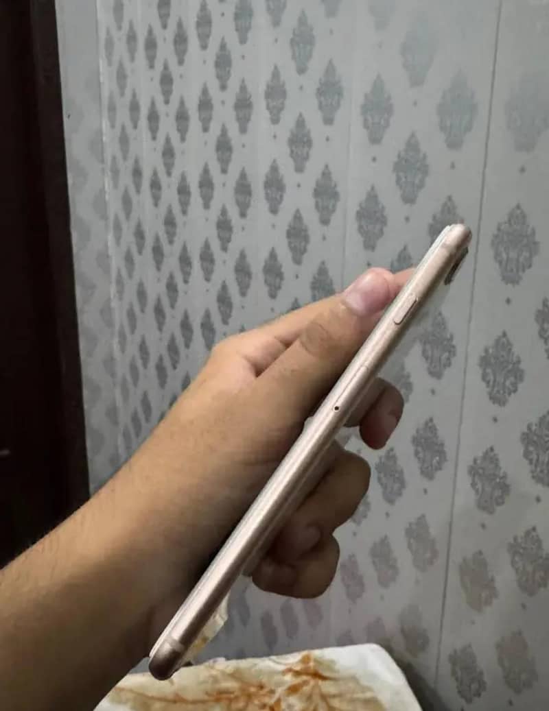 Apple iPhone 8 Plus 2
