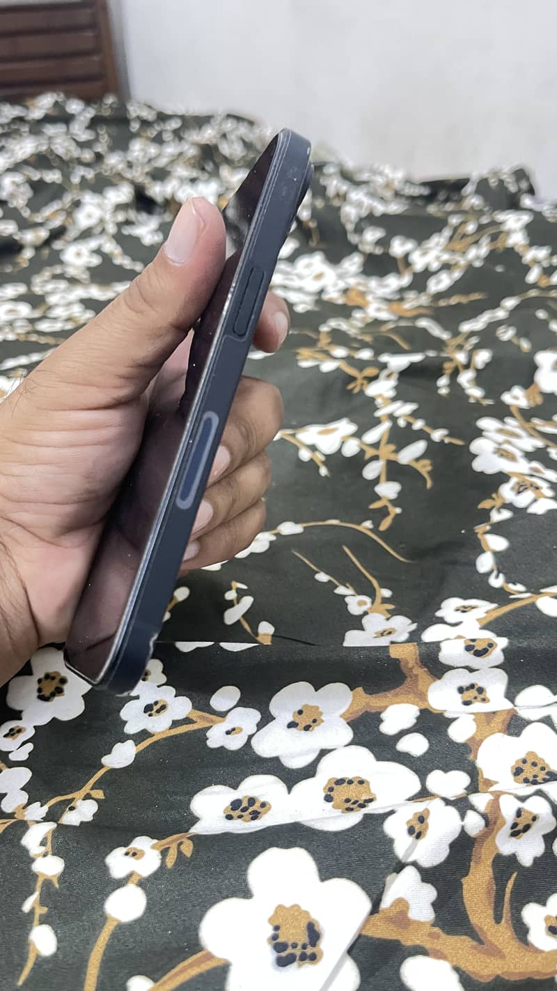 Apple iPhone 14 2