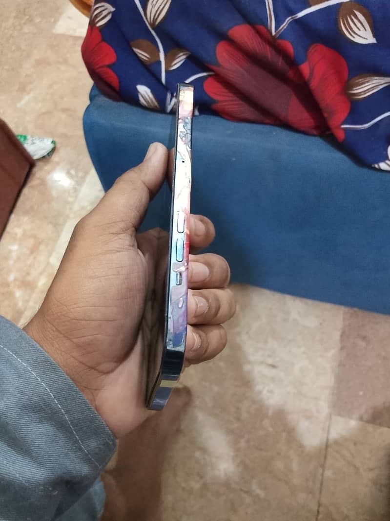 Apple iPhone 12 Pro Max 3