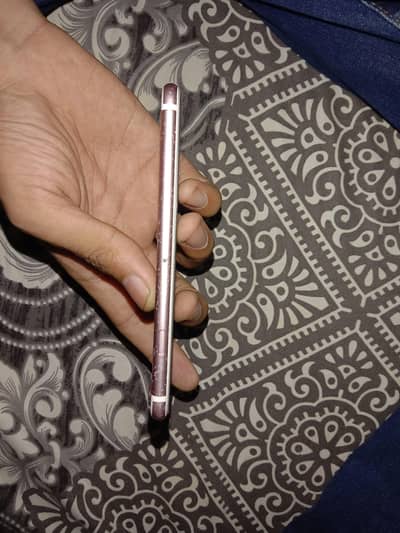 Apple iPhone 7