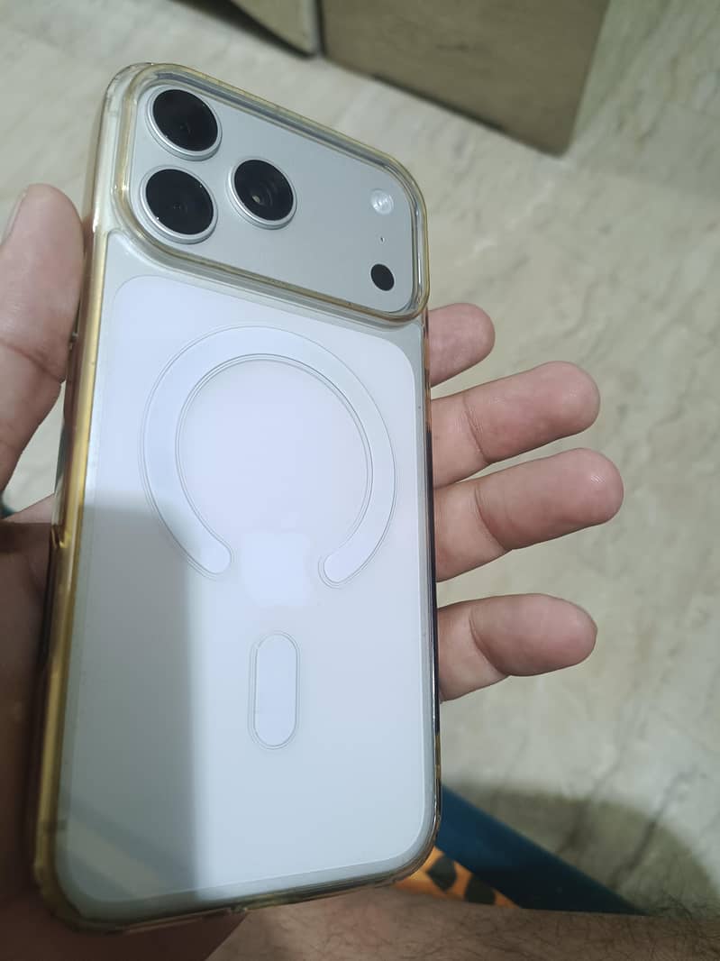 Apple iPhone 17 Pro Max 5