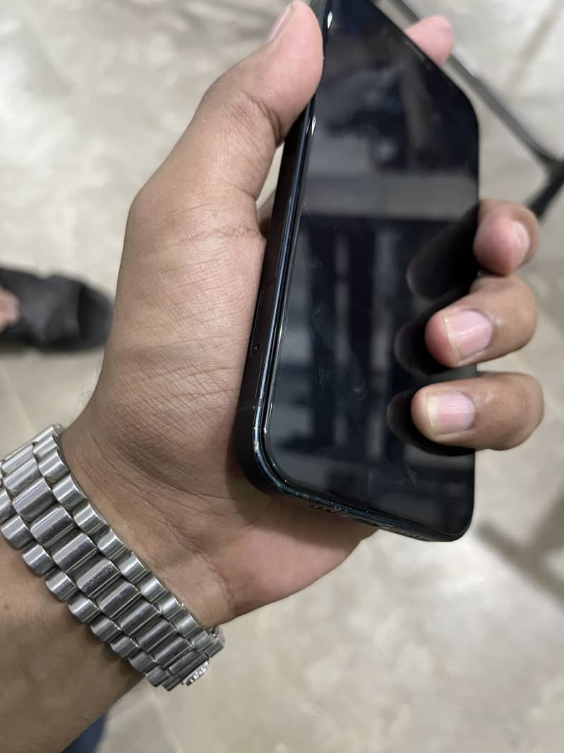 Apple iPhone 12 1
