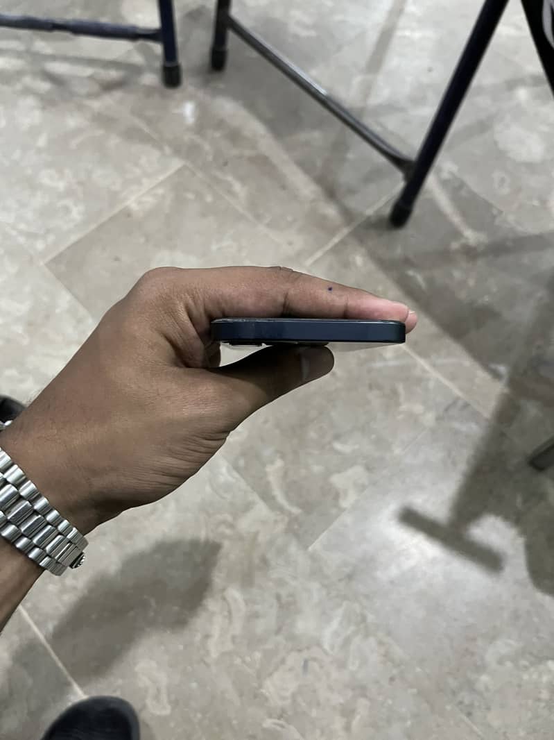 Apple iPhone 12 2