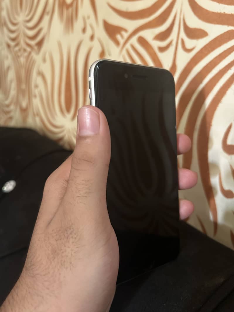 Apple iPhone SE 4