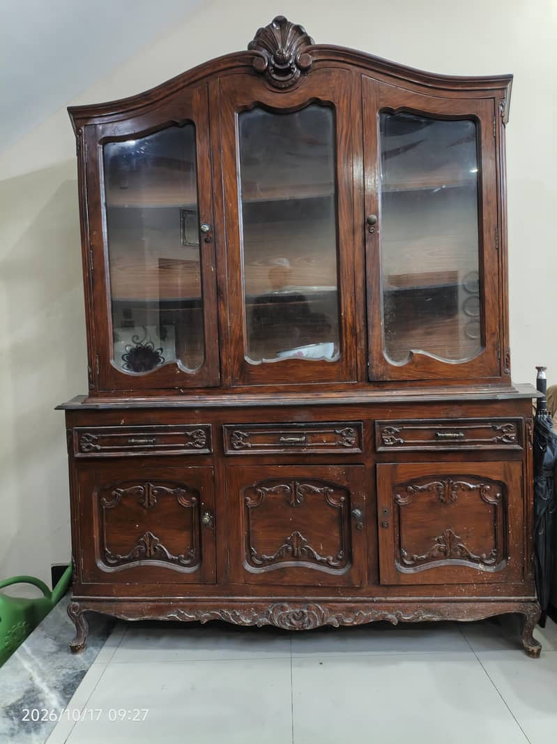 Showcase/Kitchen Cabnet 0