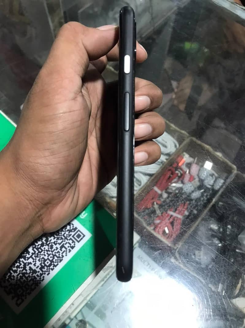 Google Pixel 4 3