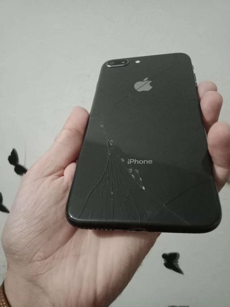 Apple iPhone 8 Plus 2