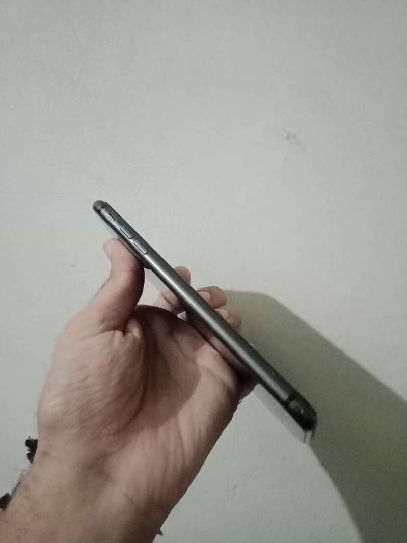 Apple iPhone 8 Plus 5