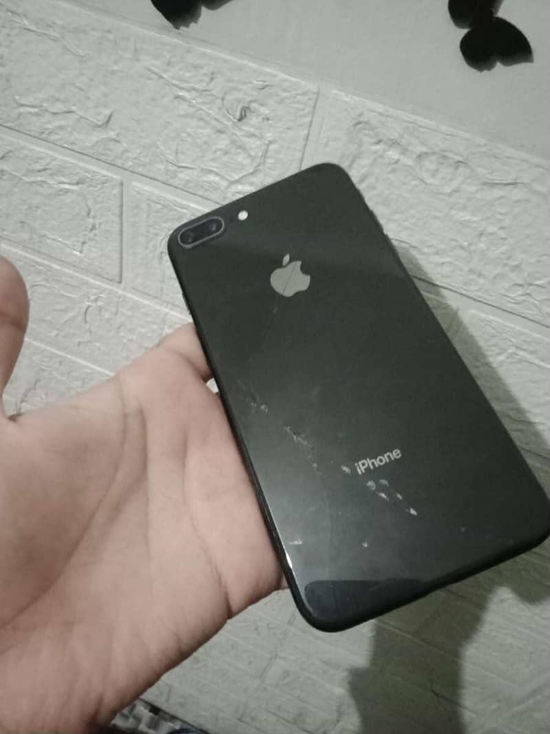 Apple iPhone 8 Plus 6