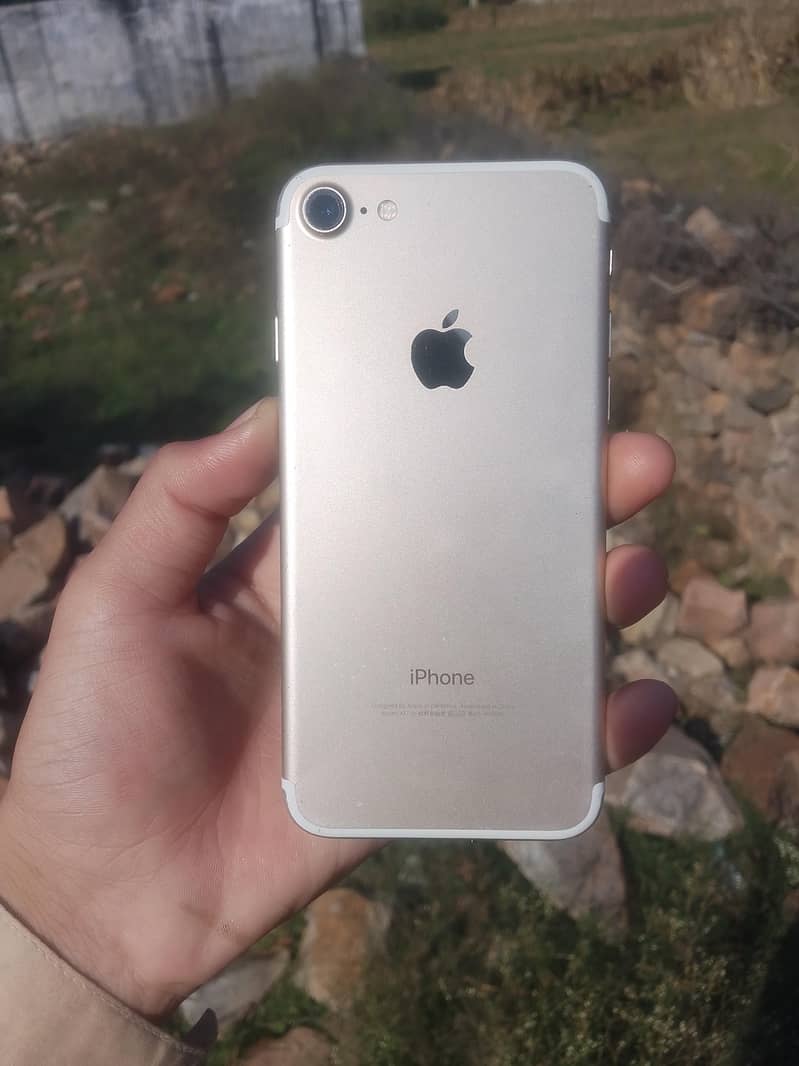 Apple iPhone 7 2