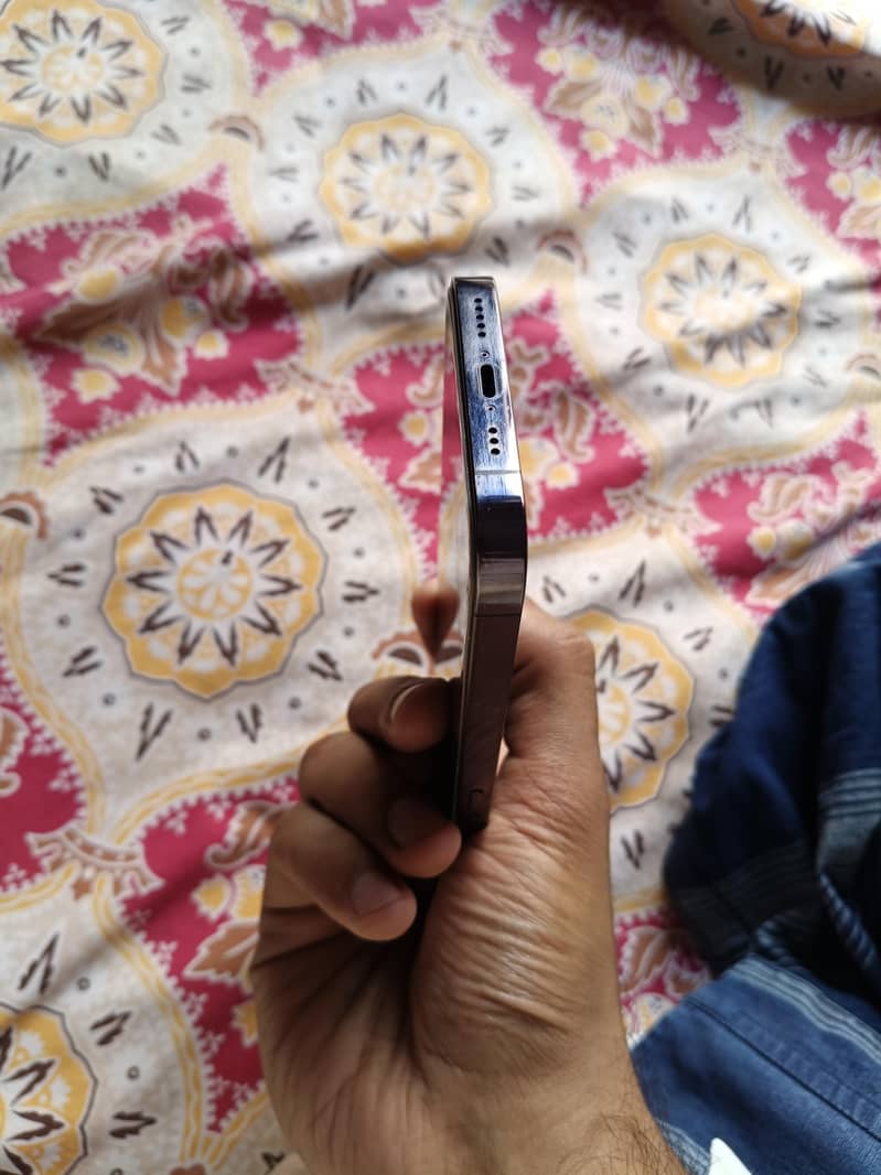 Apple iPhone 14 Pro 3