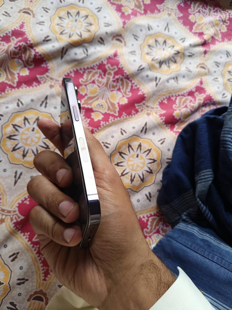 Apple iPhone 14 Pro 8