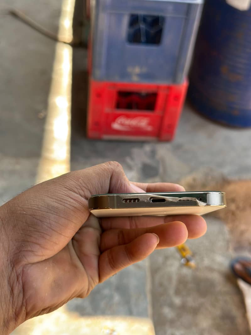Apple iPhone 14 Pro Max 3