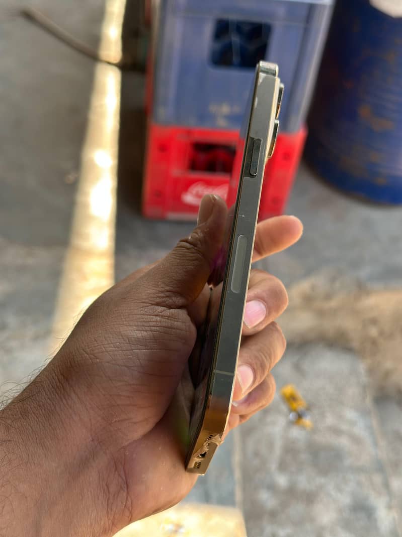 Apple iPhone 14 Pro Max 5