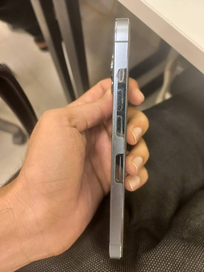 Apple iPhone 13 Pro 2