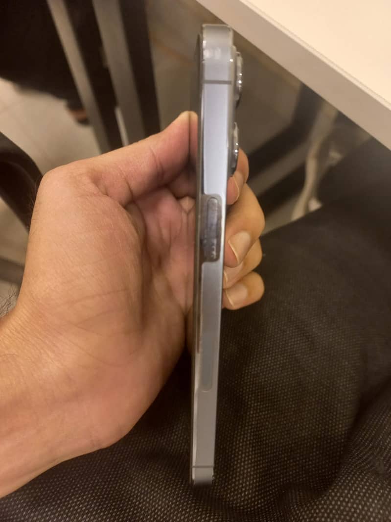 Apple iPhone 13 Pro 3