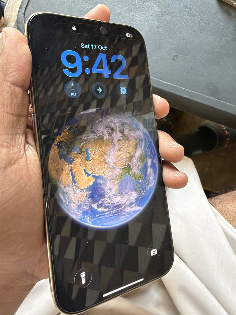 Apple iPhone 16 Pro Max 6