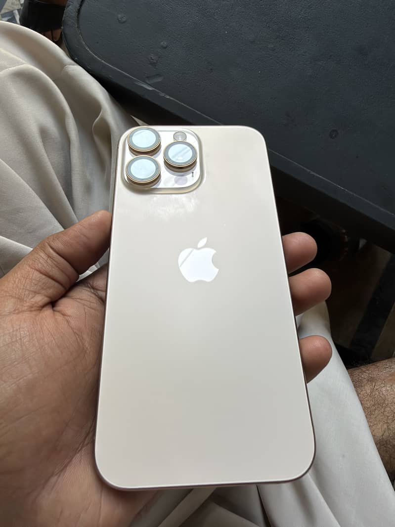 Apple iPhone 16 Pro Max 8
